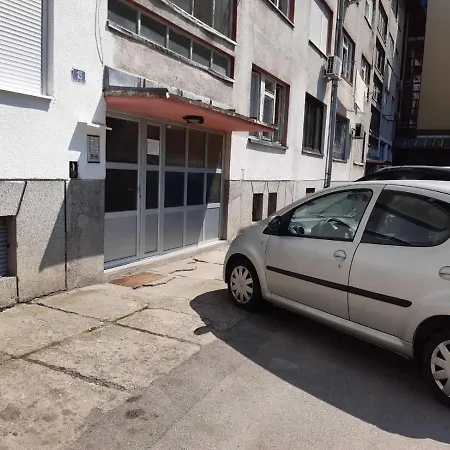 Miljana Apartman - Stan Na Dan 아파트 *